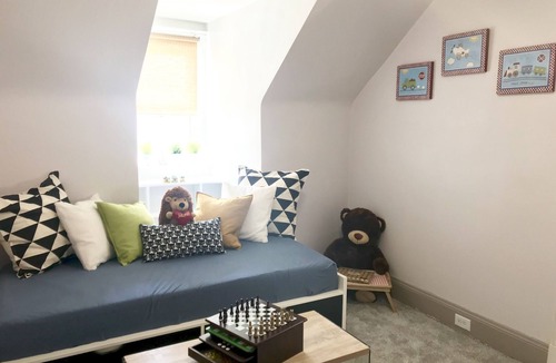 CUF House | Upscale 1BR Loft near UC, DAAP, CCM, Hospital and Zoo w/Parking, 3FL