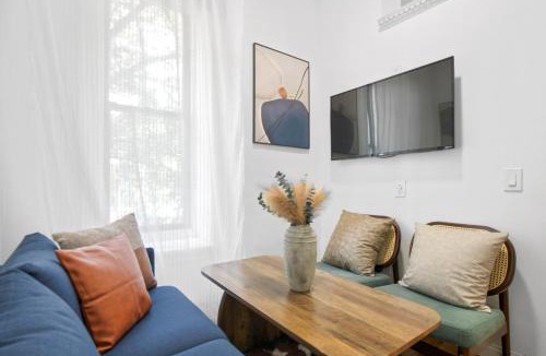 Lower East Side Apartment | Upscale 2BR Home