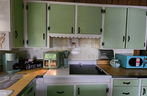 Ironton House | Upscale neighborhood 2-bedroom house, offers driveway, with WiFi, AC in Ironton