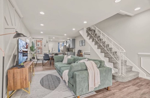 Olney-Oak Lane House | Uptown Gem - Unleashing Vibrancy!