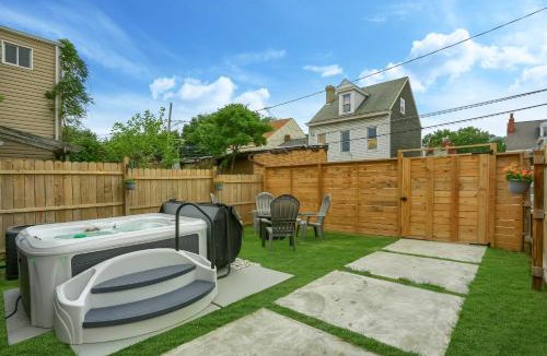 Pittsburgh House | Urban Oasis Retreat With Luxury Design, Hot Tub, Fire Pit, Breathtaking Downtown & River Views