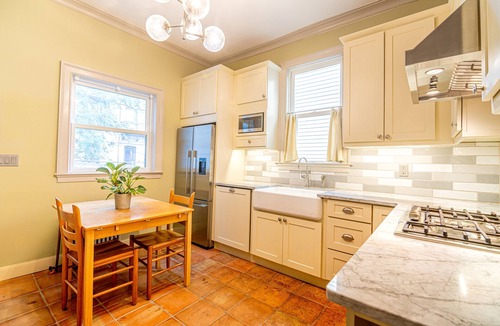 Weehawken House | Urban Oasis with Old World Charm