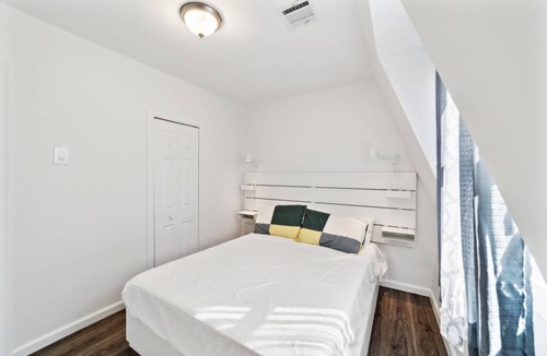 Hackensack River Waterfront Condo | Condo ∙ 1 bedroom ∙ 1 guest