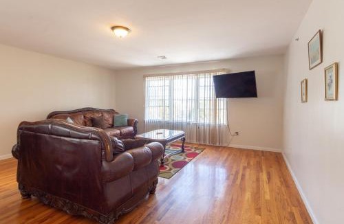 Newark Apartment | 4 Bedroom-Airport Convient