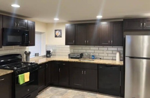 McGinley Square House | V6 please contact us before booking This is private room, not entire place