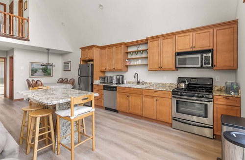 Lackawaxen House | Vacation Home surrounded by natural beauty - 5 min. from pools and lake
