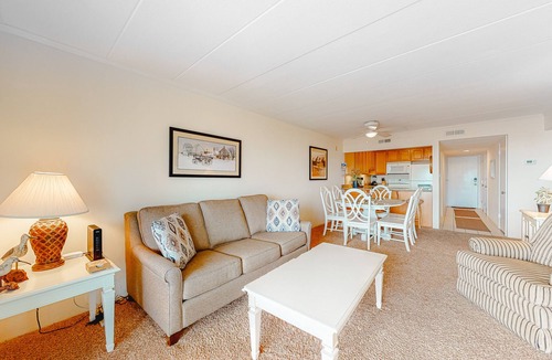 Midtown Ocean City Condo | Vacation Retreat in Oceanfront Complex w/Free WiFi, Central AC, W/D
