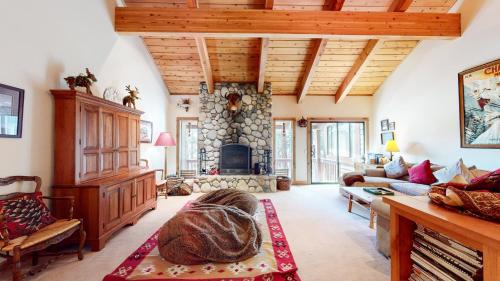 Mammoth Lakes Apartment | Val D'Isere #9 condo