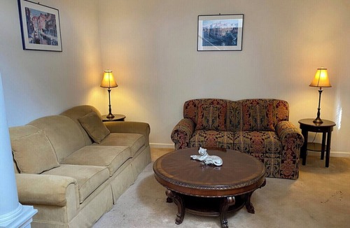 Rossville House | Van Gogh 2-Cozy private room in a single family home