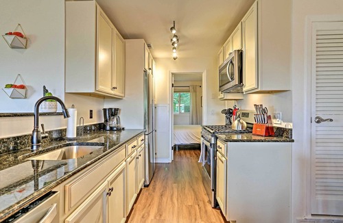 Vernon Condo | Vernon Condo w/Deck, Near Appalachian Trail!