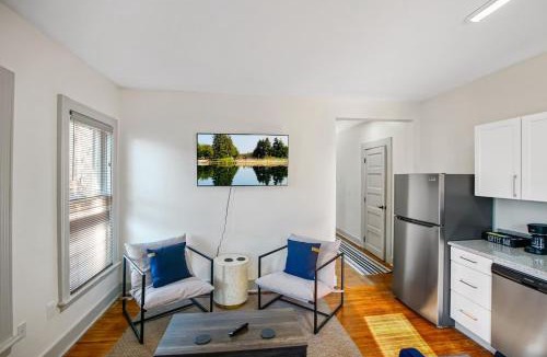 Hough House | Victorian Cleveland Clinic With Queen Bed, Sleeps 3