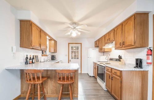 Thayerville House | Views & Brews
