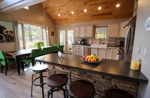 Lake Ariel Ski Chalet | Villa MiaNova: A Modern Hideout in the Woods.