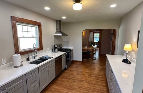 Van Wert House | Vintage Charm on Elson Ave.