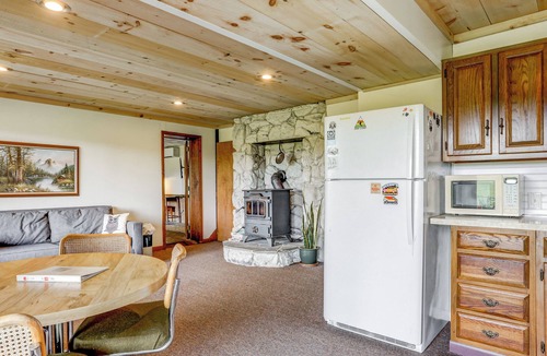 Willow Street Apartment | Vintage Style Apartment with Amazing Views of Amish Farmland