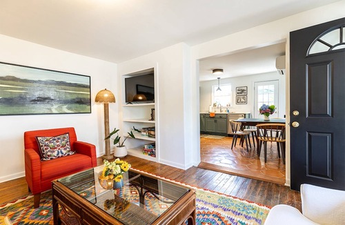 Eastport Apartment | Walk everywhere in Annapolis from 1st floor dog-friendly apartment with parking and backyard