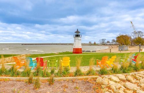 Vermilion House | Walk to Beach Home with Pool in Vermilion