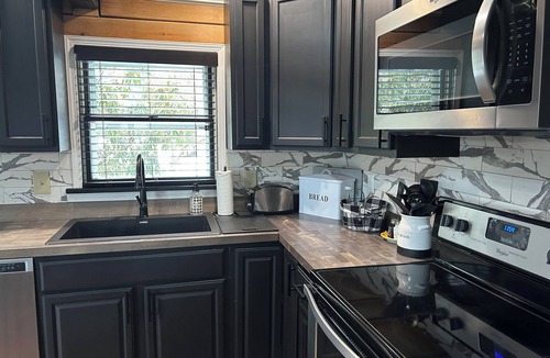 DuBois Cabin | WALK TO BIMINI BEACH! 5 Bedrooms/3 Baths/Sleeps 10