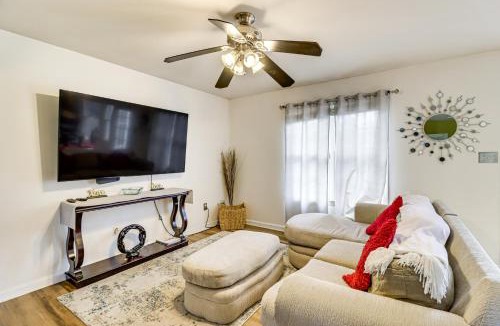 Cape Saint Claire House | Walk to Lake and Boat Ramp Central Gem in Annapolis