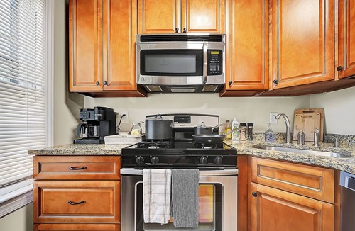 Princeton Apartment | WALK to University/FREE Parking Princeton Getaway