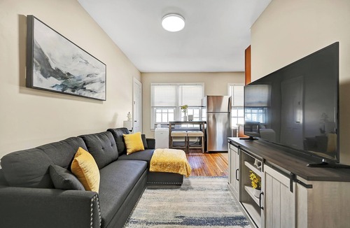 Princeton Apartment | WALK to University/FREE Parking Princeton Getaway