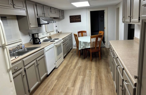 Altoona House | Walking distance to the Penn State Altoona Campus! Spacious 6-bedroom house!