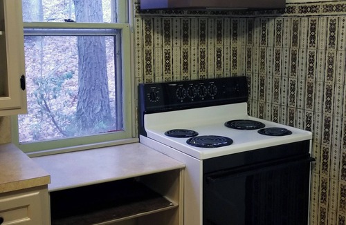 Hawley Cabin | WALLENPAUPACK LAKEFRONT CABIN, AMAZING SUNSETS, SEASONAL DOCK, PRIVATE SETTING
