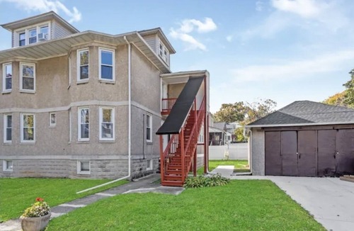 Westfield Apartment | Warm & Cozy Loft. Yard/Parking/Wine