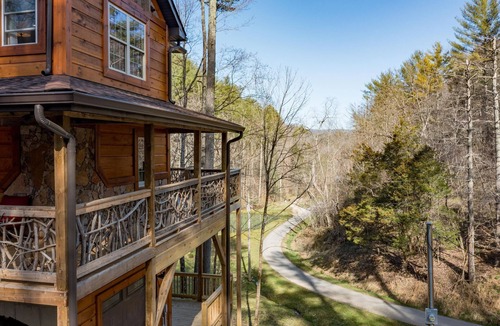 Butler Cabin | Watauga Lakeside Cabin - Decks, Ponds, Family & Pet Friendly Privacy