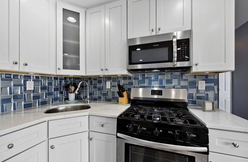 Pebble Beach House | Waterfront Beach House: Sleeps 6, 2 full bath
