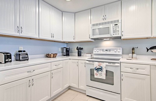 Crisfield Condo | Waterfront Chesapeake Bay Condo w/Boat Slip!