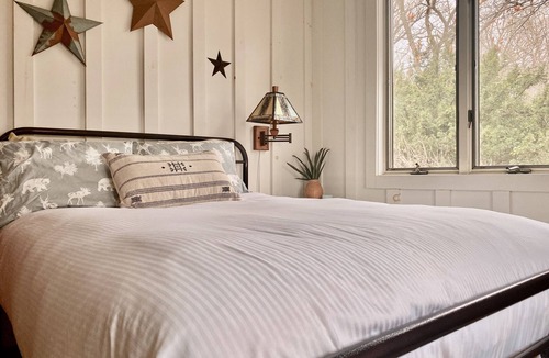 Morrisville Cabin | Waterfront Guesthouse, historic, cozy 5 star lodge facing Delaware River & Canal
