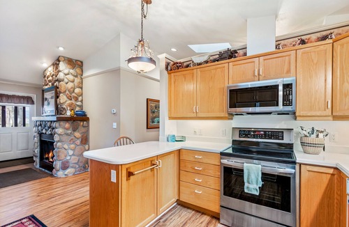 Sagle House | Waterfront hideaway with views, private dock on Pend Oreille River, kayaks & W/D