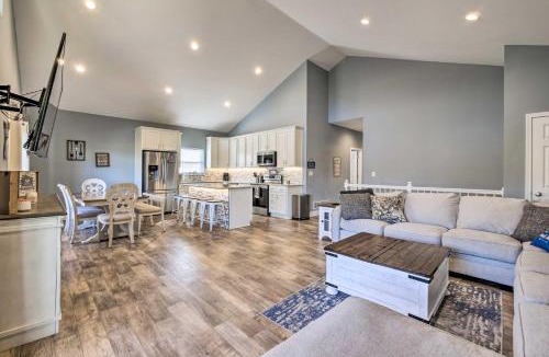 Lake Milton House | Waterfront Home on Lake Milton Dock, Hot Tub