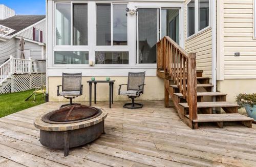 West Ocean City House | Waterfront Home with OC Skyline Views