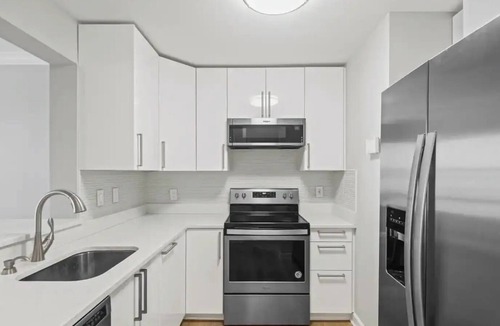 Inner Harbor Condo | Waterfront oasis near the Inner Harbornn