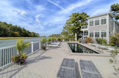 North Shores House | Waterfront Oasis in North Shores!