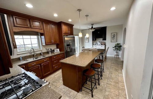 Fairfield House | Waterfront Oasis "Waters Edge Retreat" Lake Erie Internal name: Shallow Waters Retreat