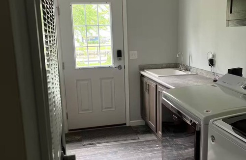 Port Clinton House | Waterfront retreat Port Clinton