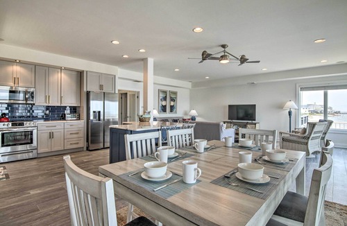Green Creek Apartment | Waterfront Sanctuary w/Panoramic Bay Views!