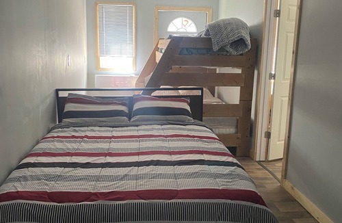 Newtown Cabin | Welcome to Gods country lodging located in the heart of Hatfield and mcoy trails