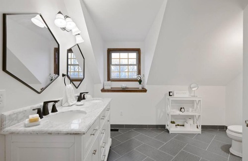 Elyria House | Welcome to our Sweet Little Retreat!