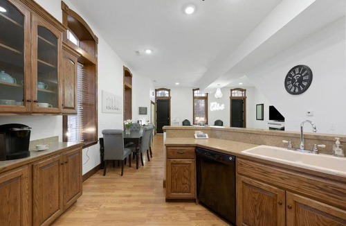Elyria House | Welcome to our Sweet Little Retreat!