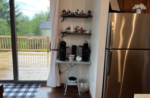 Lake Ariel Ski Chalet | Welcome to Summer Wind in The Hideout