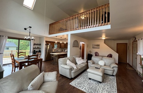 Lake Ariel Ski Chalet | Welcome to Summer Wind in The Hideout