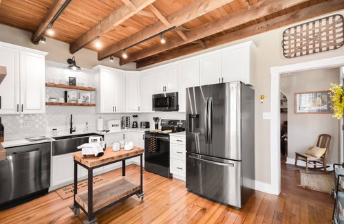 Jefferson House | Welcome to the Rusty Rose-Restored Farmhouse feel in the heart of Jefferson, MD