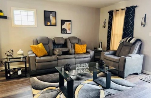 Groesbeck House | Welcoming 3-bedroom house with AC in Cincinnati