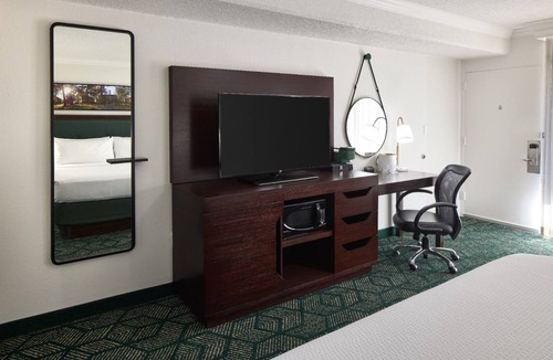 Athens Hotel | Welcoming Athenian Charm with Three Family-Ready Spacious Rooms