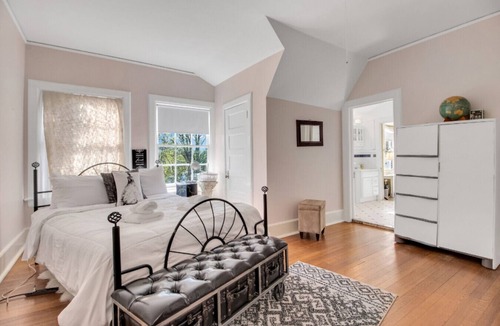 Cornwall House | West Point Summer - Jacuzzi, Pool, Event Friendly