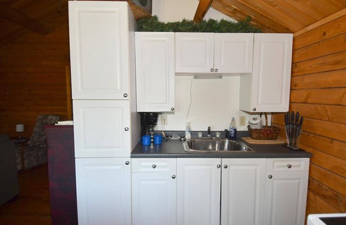 Berkeley Springs Cabin | Whispering Hills - Couples Getaway